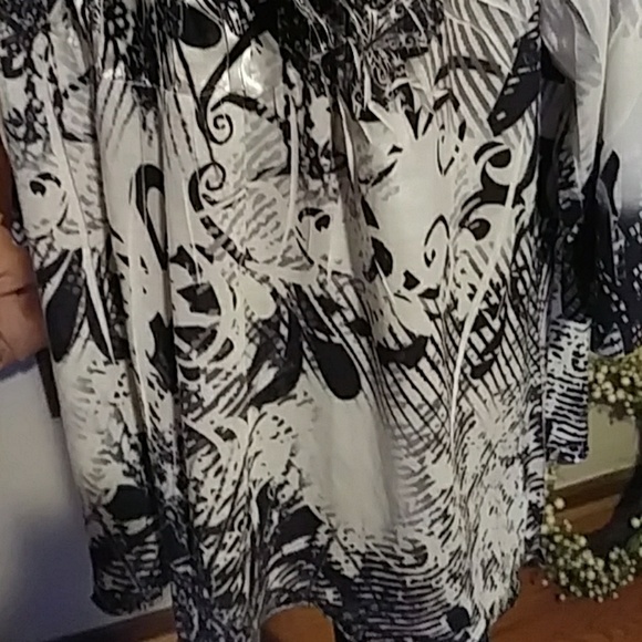 Blouse - Picture 3 of 6